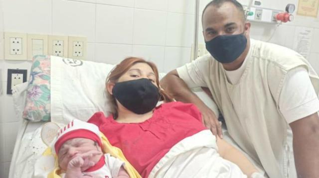 FIFA CWC 世俱杯官方授权直播投注平台-迭戈·萨尔瓦多 阿根廷2021年首个新生儿致敬老马！